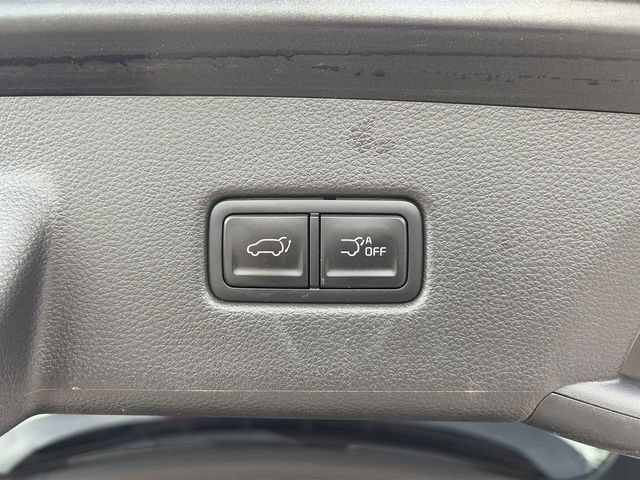 Used 2023 Kia Carnival EX FWD image 35