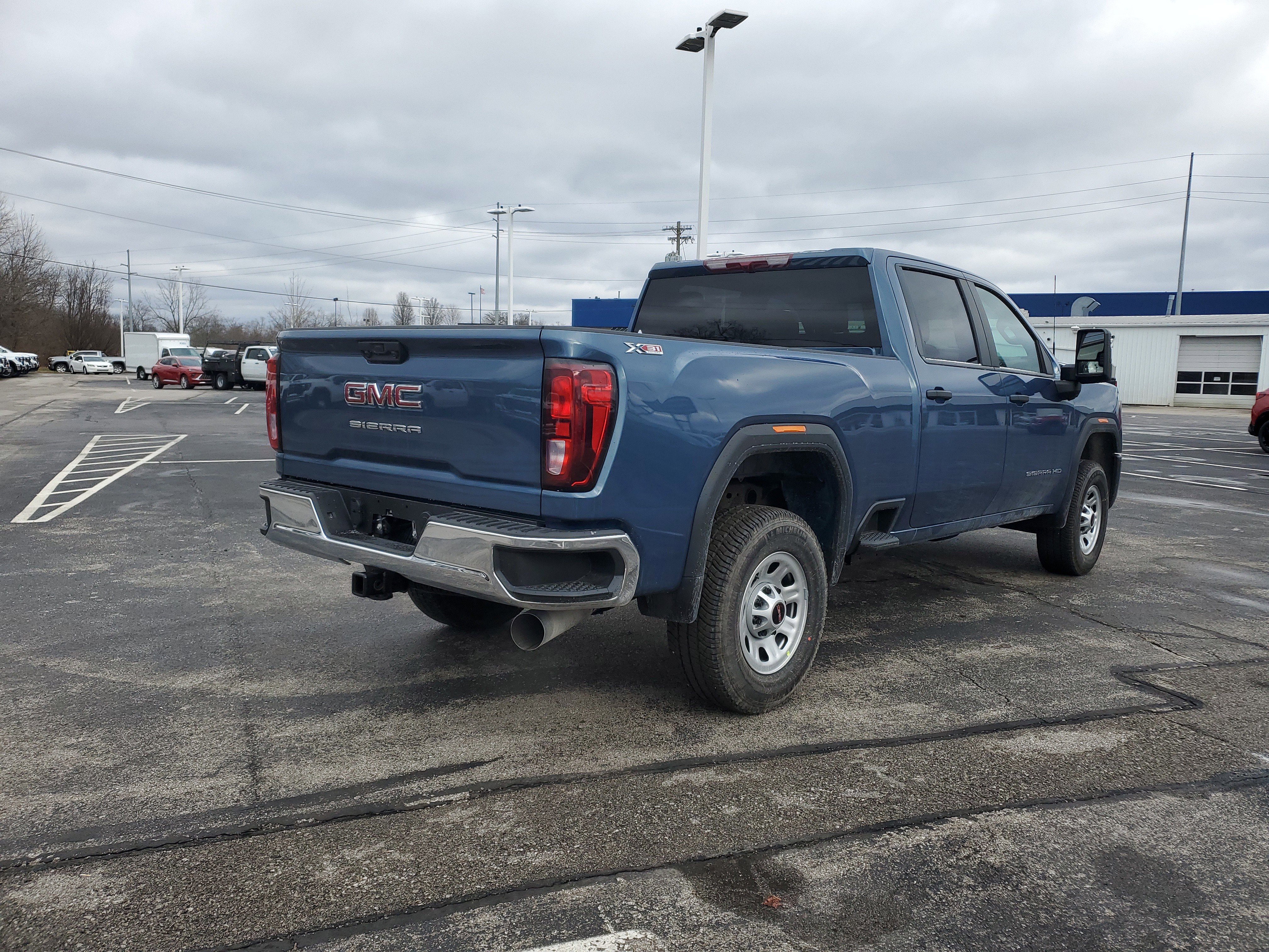 New 2026 GMC Sierra 2500 Pro w/ Convenience Package image 4