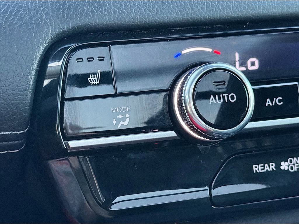 Used 2025 Honda Pilot Touring image 21