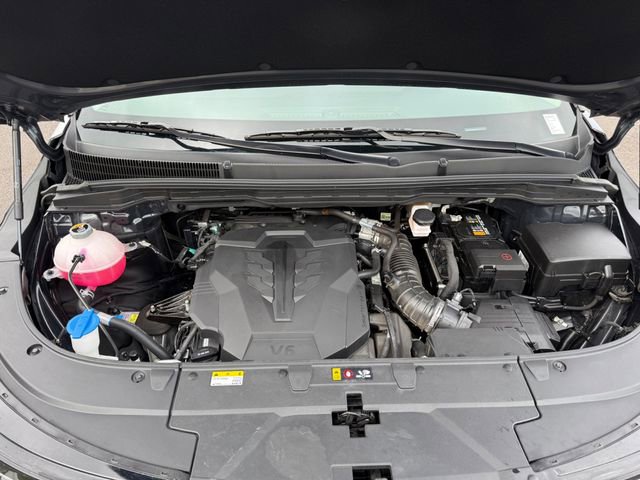 Used 2025 Kia Carnival FWD image 18