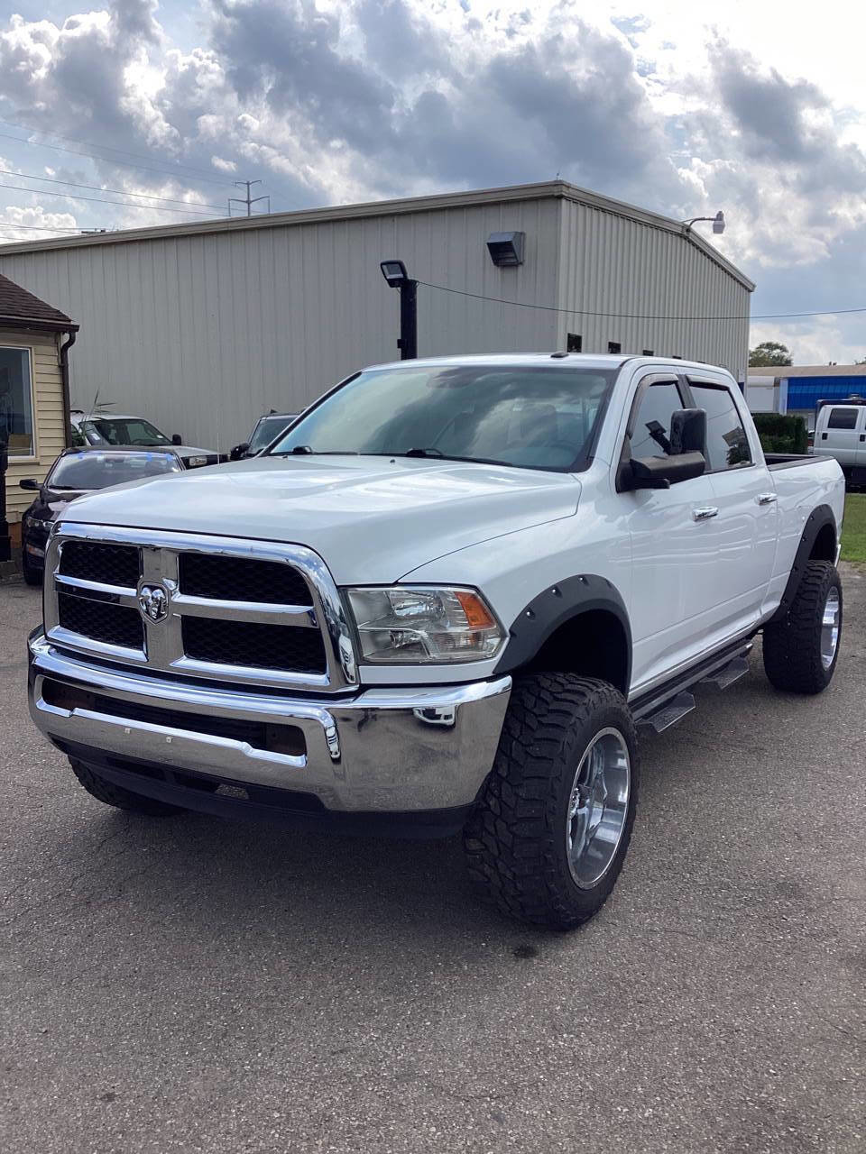 Used 2017 RAM 2500 SLT image 3