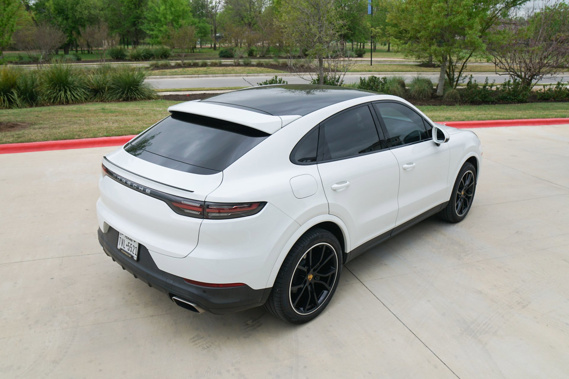 Used 2020 Porsche Cayenne image 8