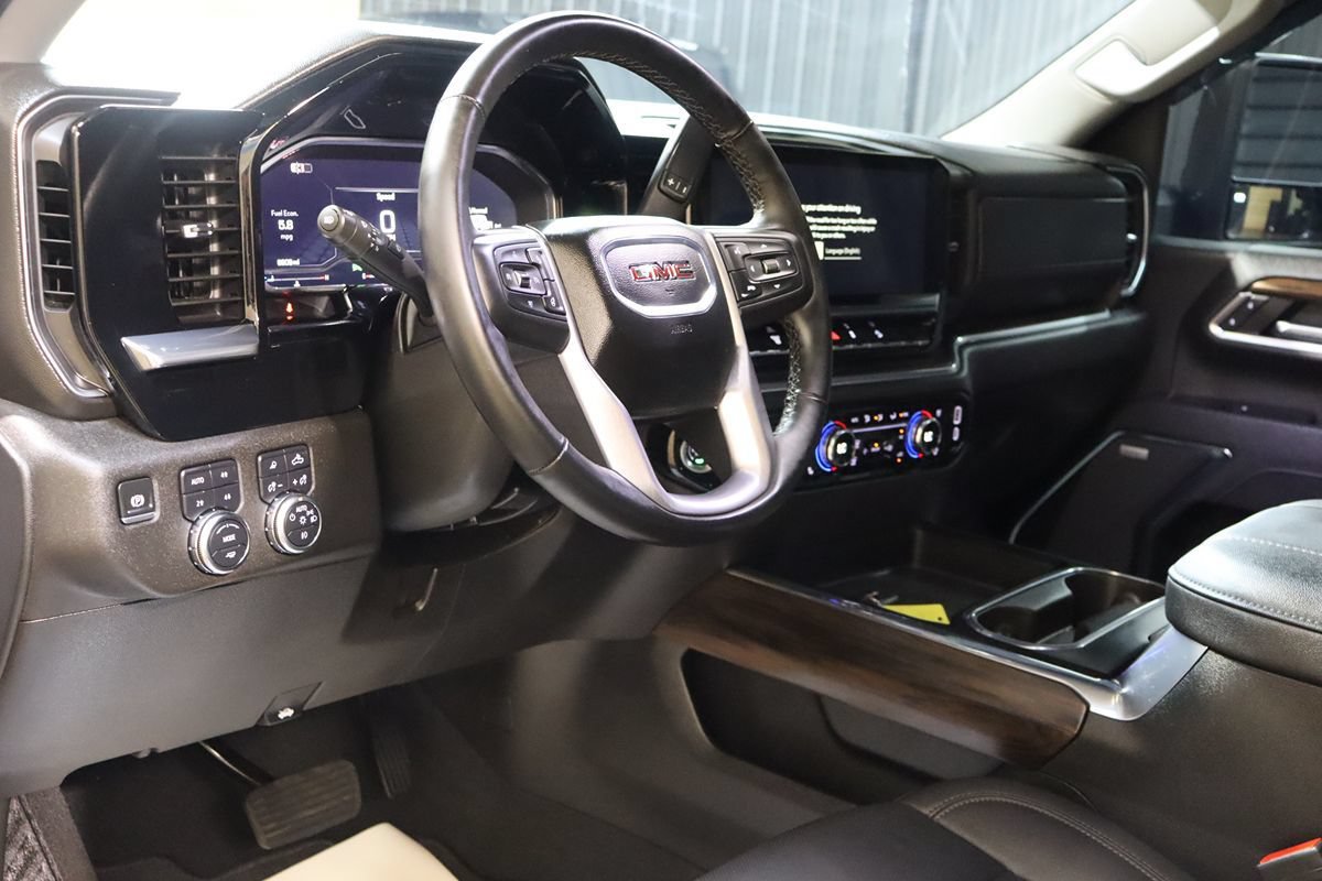 Used 2025 GMC Sierra 2500 SLT w/ SLT Convenience Package AWD/4WD image 49