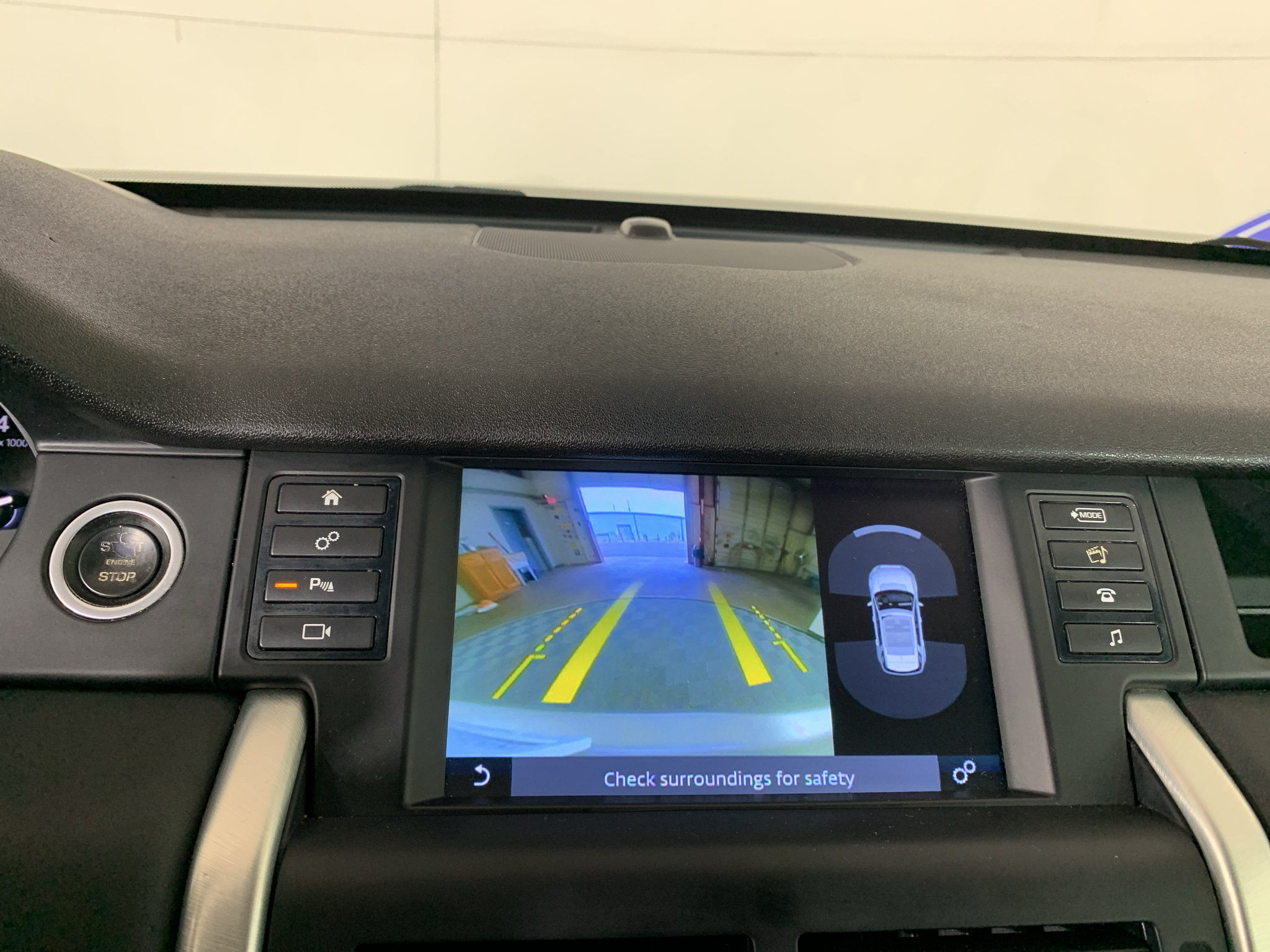 Used 2017 Land Rover Discovery Sport HSE AWD/4WD image 26