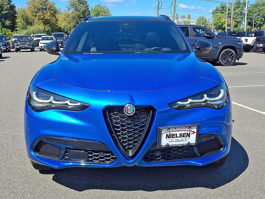 Used 2024 Alfa Romeo Stelvio Veloce AWD/4WD image 35