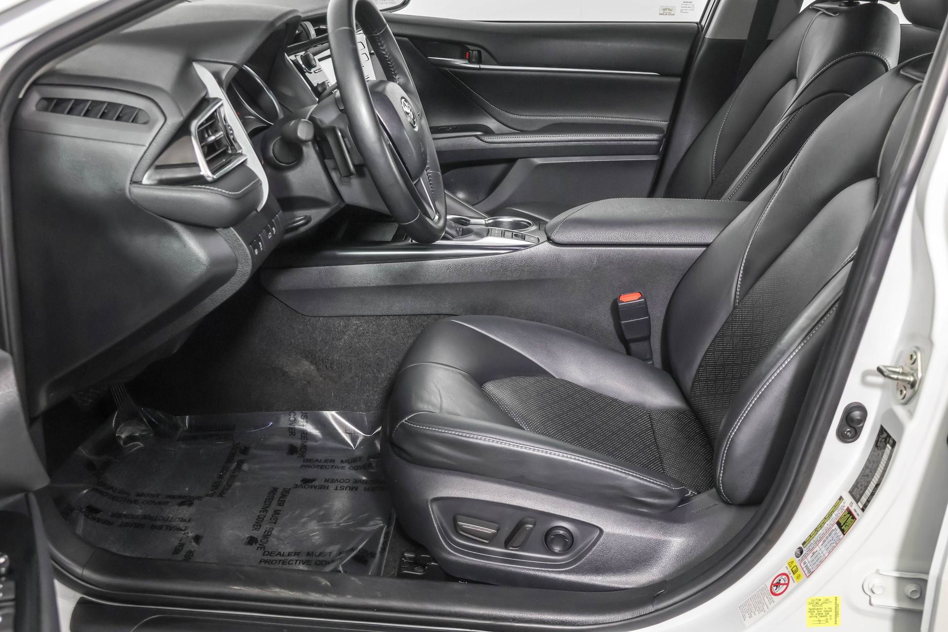 Used 2018 Toyota Camry XSE image 22