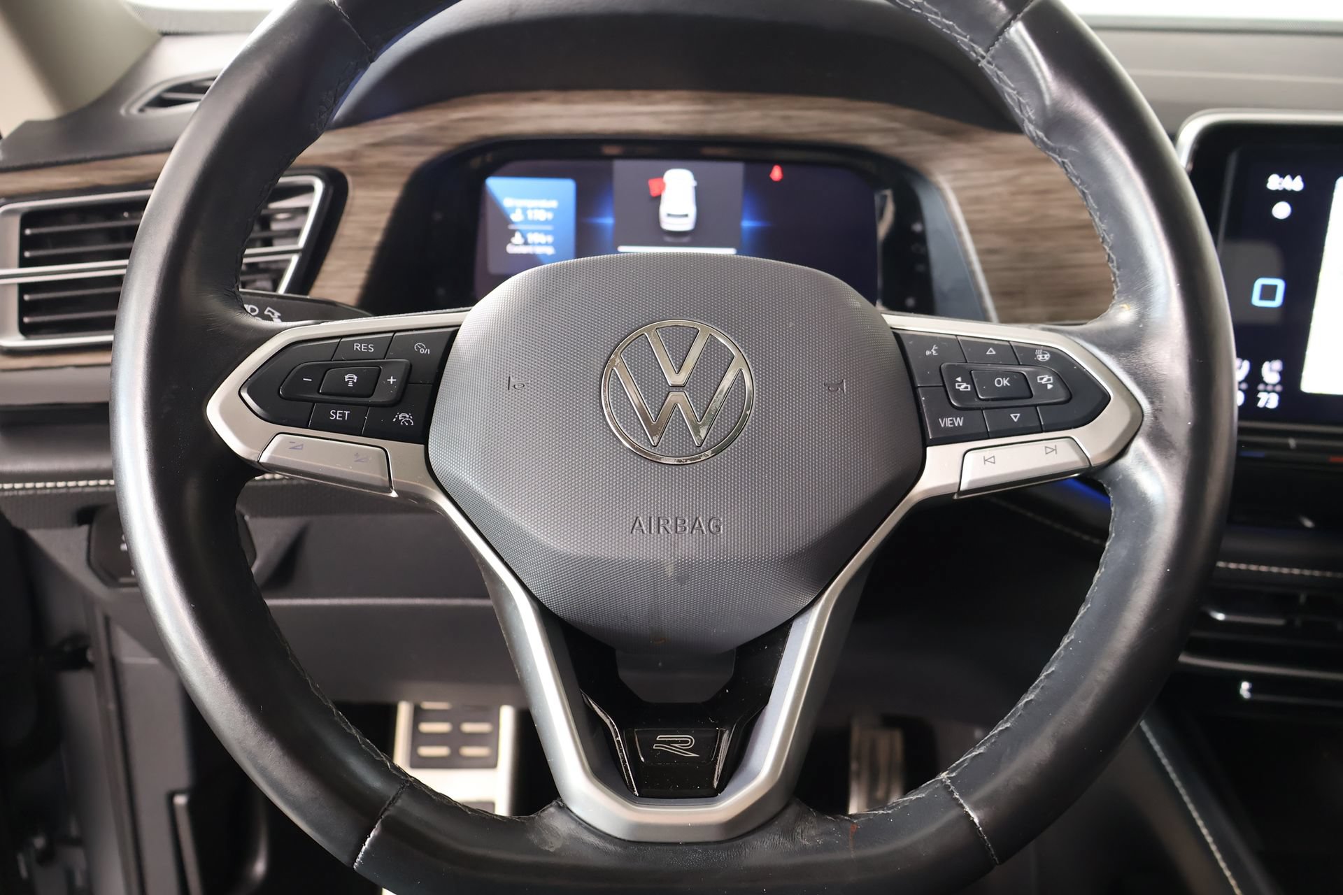 Used 2024 Volkswagen Atlas SEL Premium R-Line AWD/4WD image 3