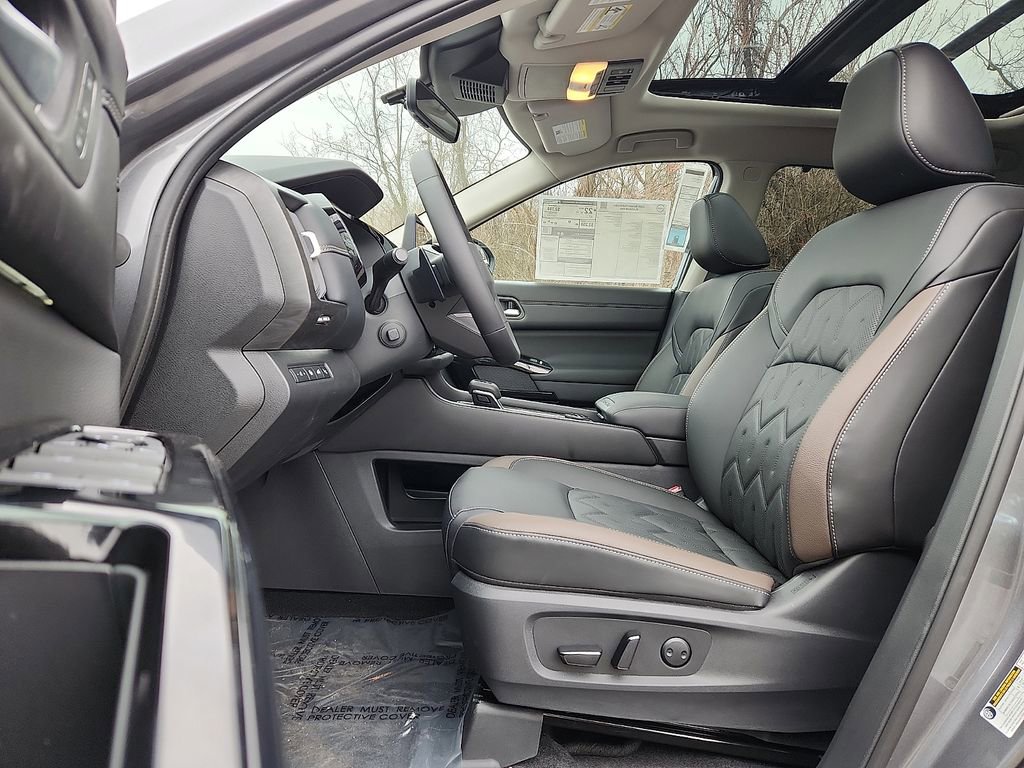 New 2026 Nissan Pathfinder Platinum w/ Cargo Package AWD/4WD image 7