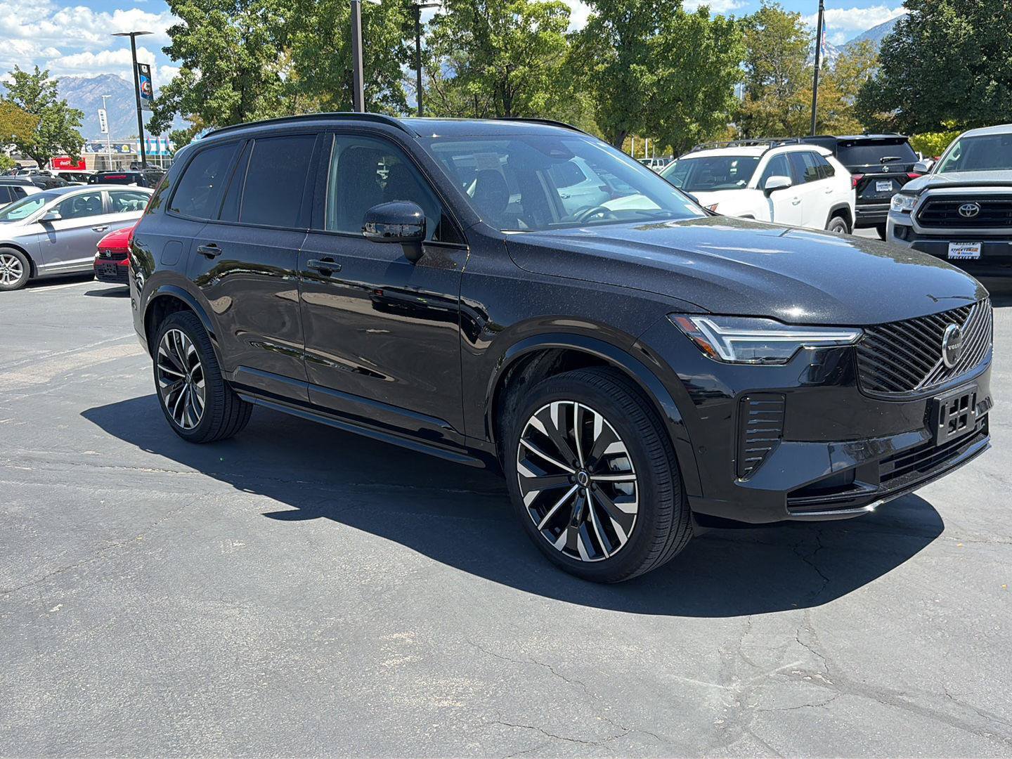 Used 2026 Volvo XC90 T8 Ultra w/ Protection Package Premier AWD/4WD image 3