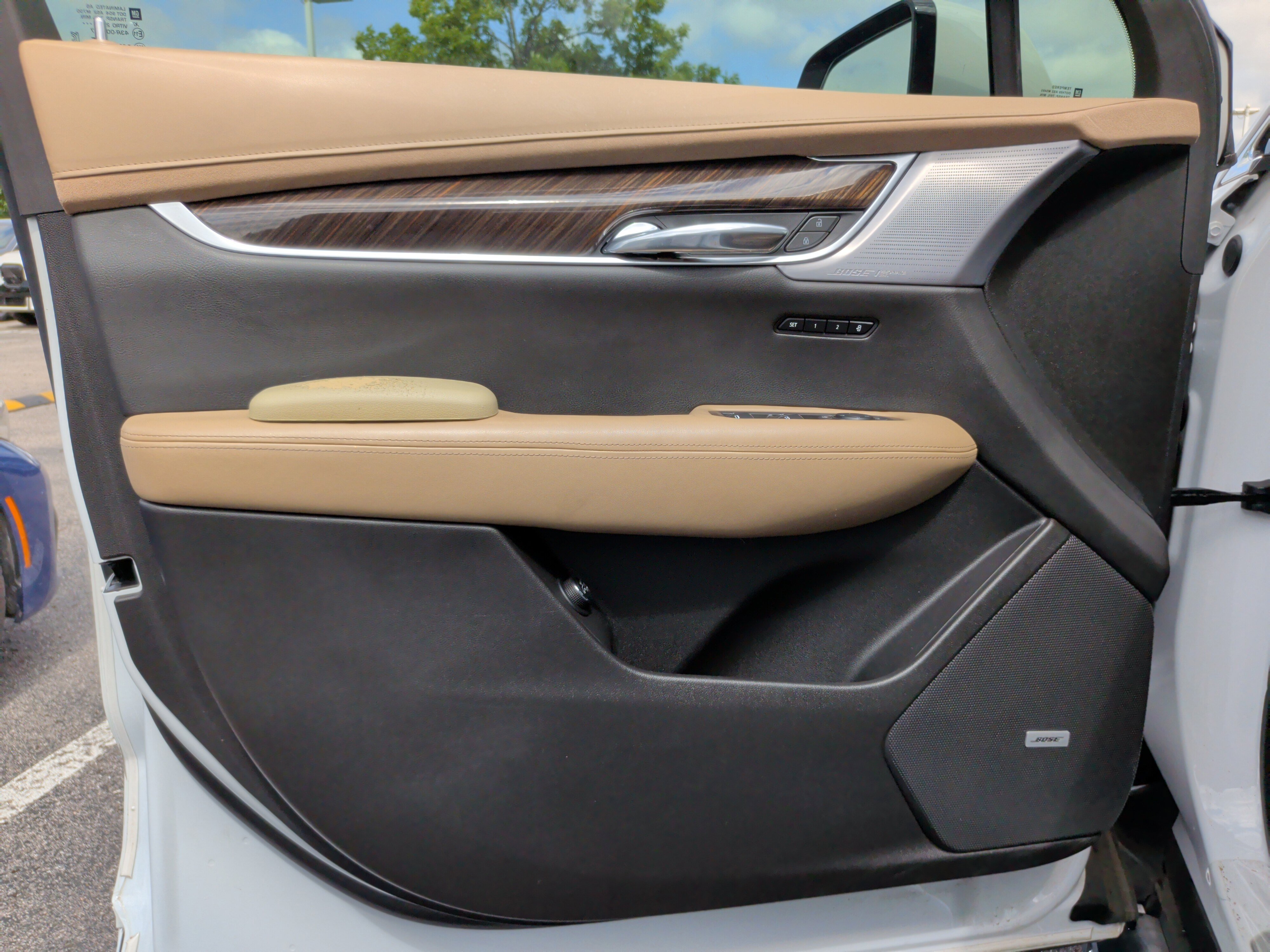 Used 2023 Cadillac XT6 Premium Luxury w/ Platinum Package FWD image 29
