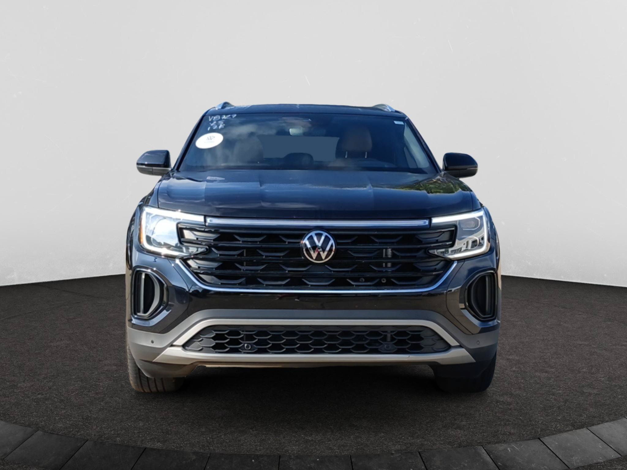 Certified 2025 Volkswagen Atlas Cross Sport SEL AWD/4WD image 2
