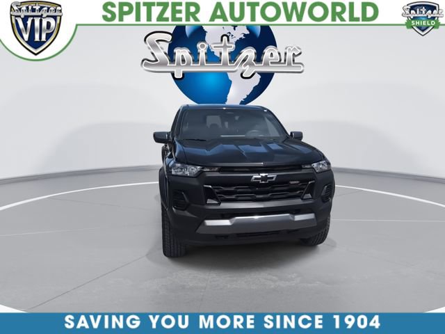 Used 2025 Chevrolet Colorado Trail Boss AWD/4WD image 3