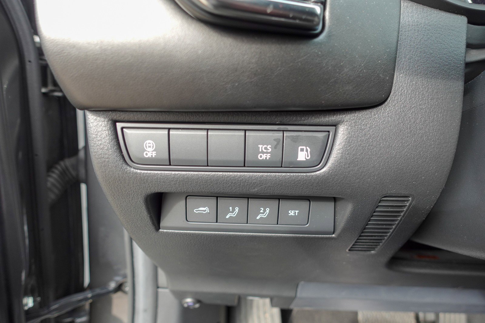 Certified 2025 MAZDA CX-50 2.5 Hybrid w/ Premium Plus Pkg image 13