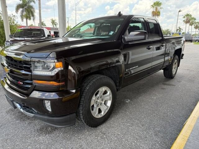 Used 2018 Chevrolet Silverado 1500 LT w/ All Star Edition AWD/4WD image 3
