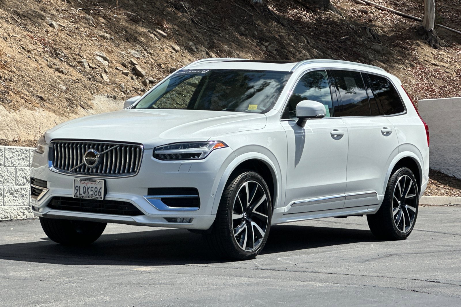 Certified 2024 Volvo XC90 B6 Ultimate w/ Protection Package Premier image 9