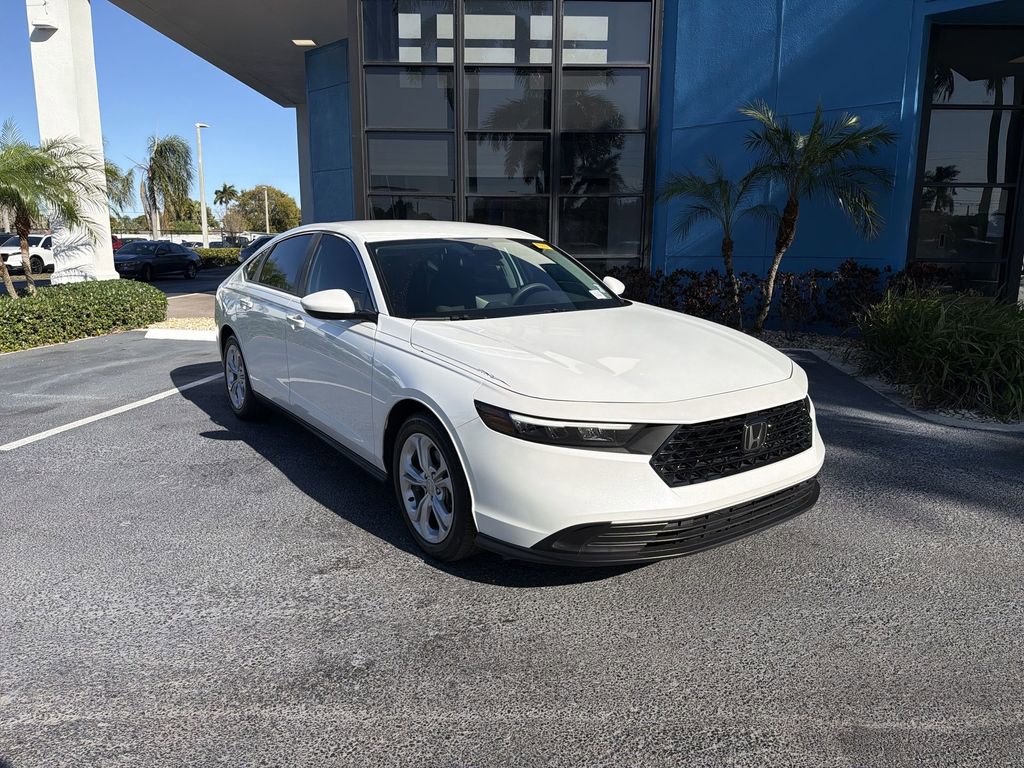 Certified 2025 Honda Accord LX image 5