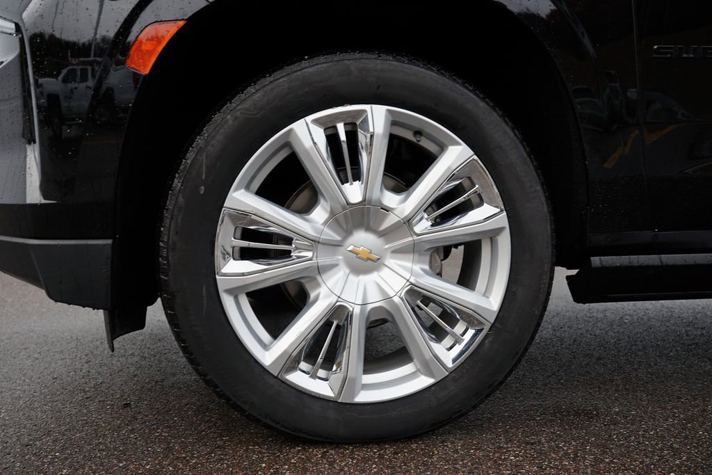 Used 2023 Chevrolet Suburban High Country w/ Premium Package image 33