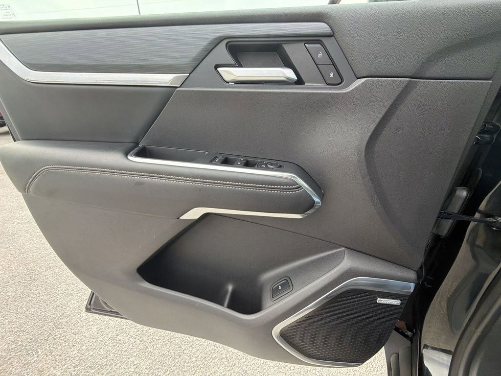 Used 2025 GMC Acadia Elevation image 27