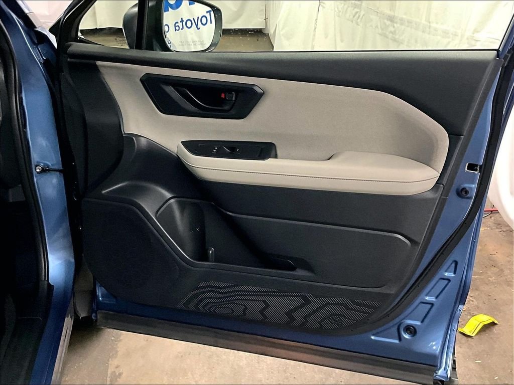 Used 2025 Subaru Forester AWD/4WD image 10