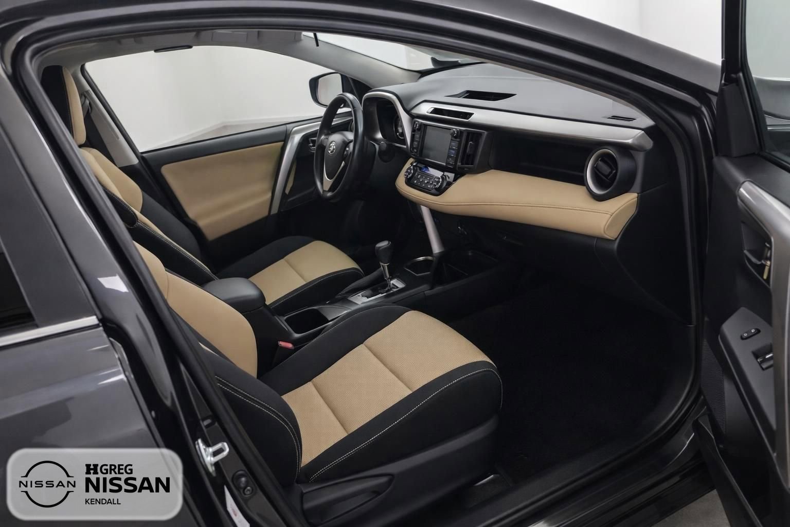 Used 2018 Toyota RAV4 XLE image 9