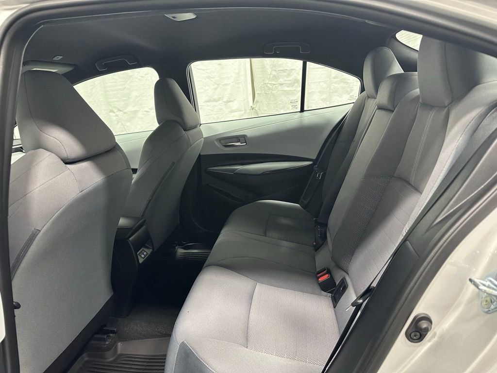 Used 2025 Toyota Corolla SE image 45