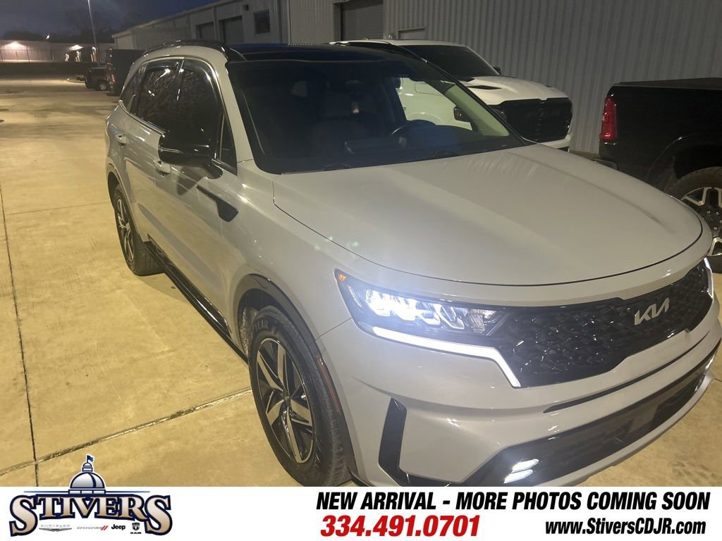 Used 2022 Kia Sorento EX w/ Panoramic Sunroof Package image 1