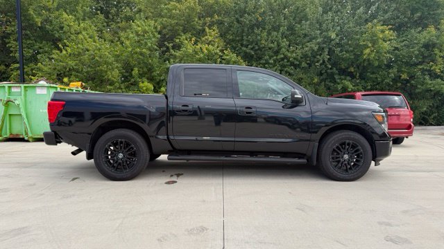 Used 2019 Nissan Titan SV w/ SV Convenience Package AWD/4WD image 2