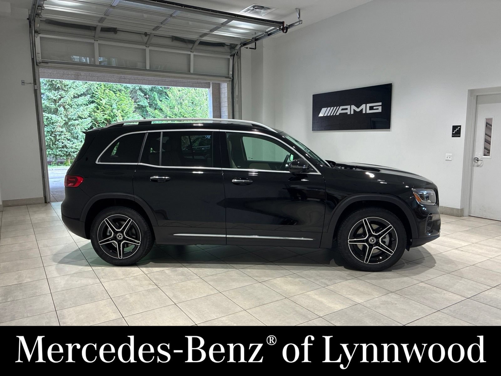 New 2026 Mercedes-Benz GLB 250 4MATIC image 3