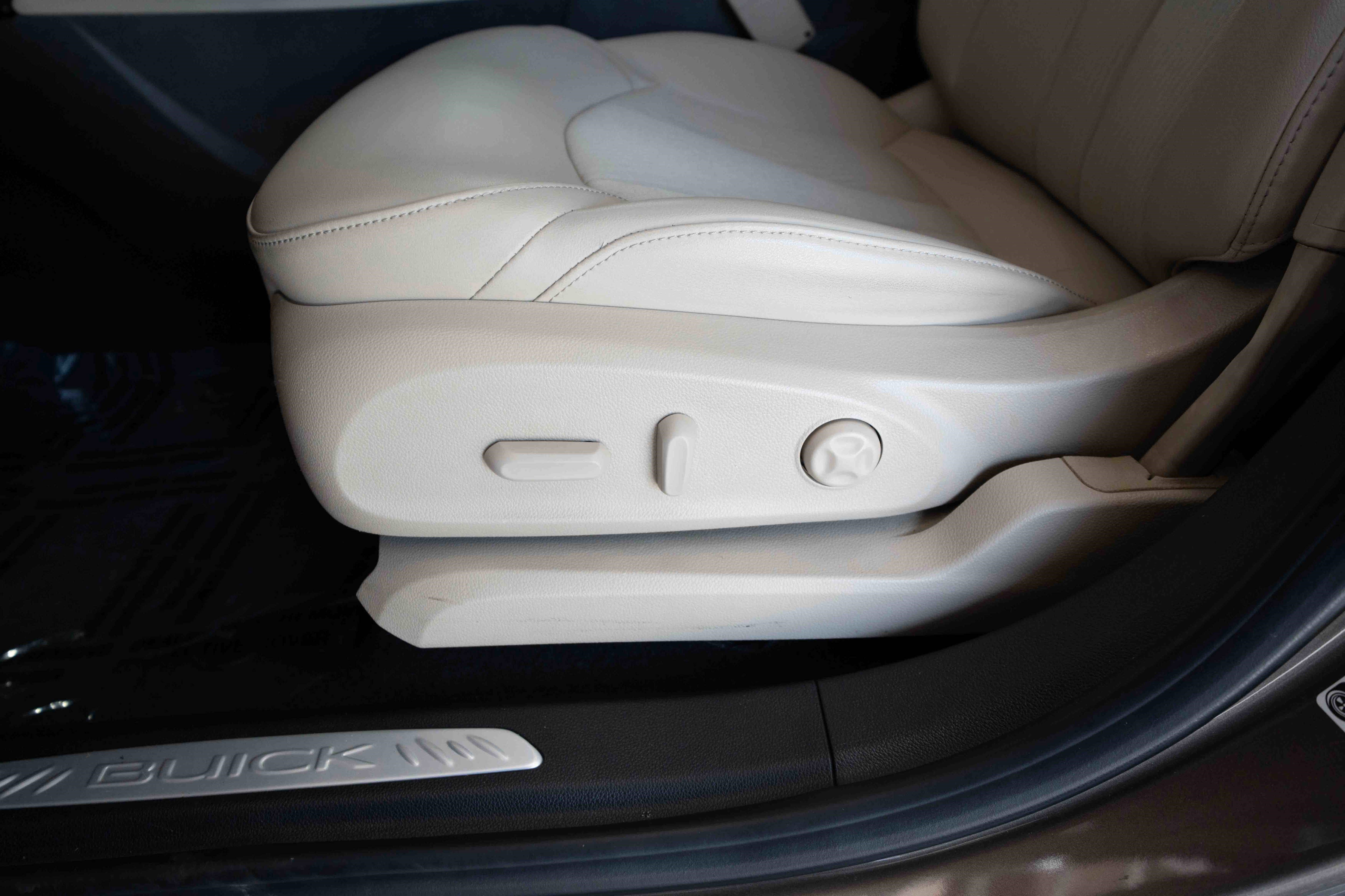 Used 2019 Buick Envision Preferred FWD image 12