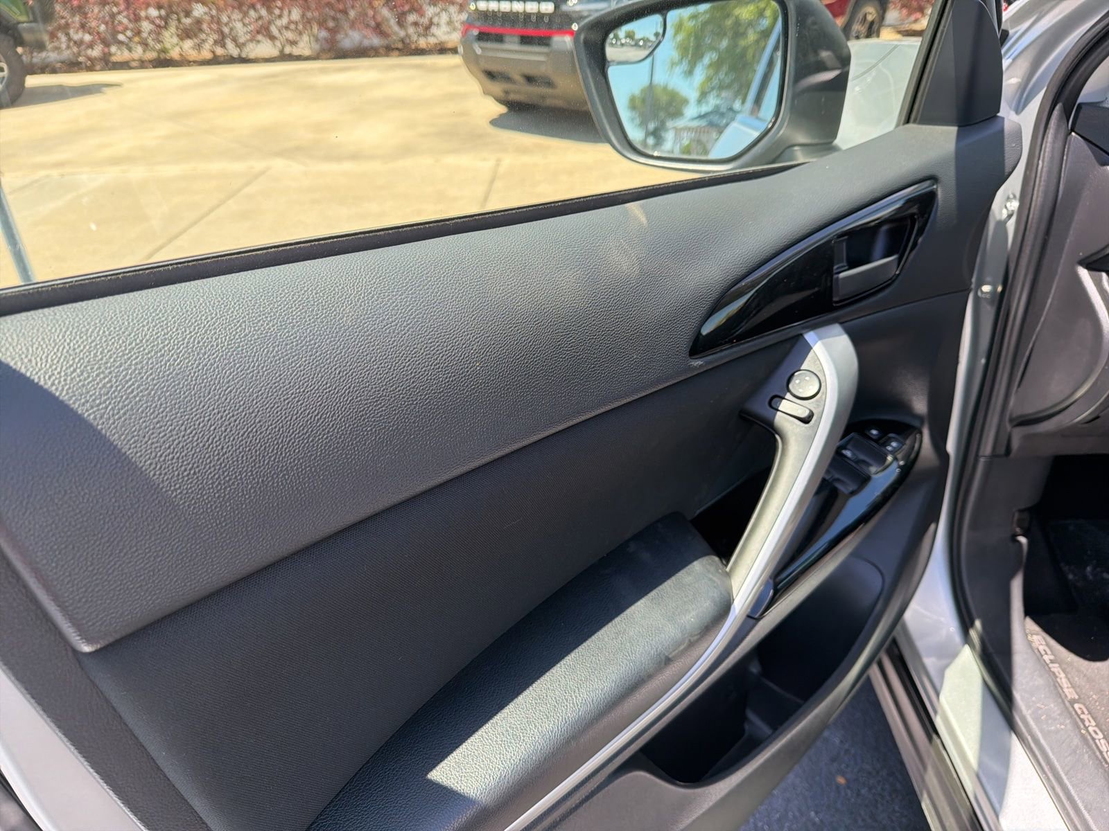 Used 2025 Mitsubishi Eclipse Cross LE image 15