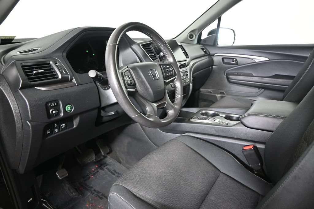 Used 2025 Honda Ridgeline Sport image 22