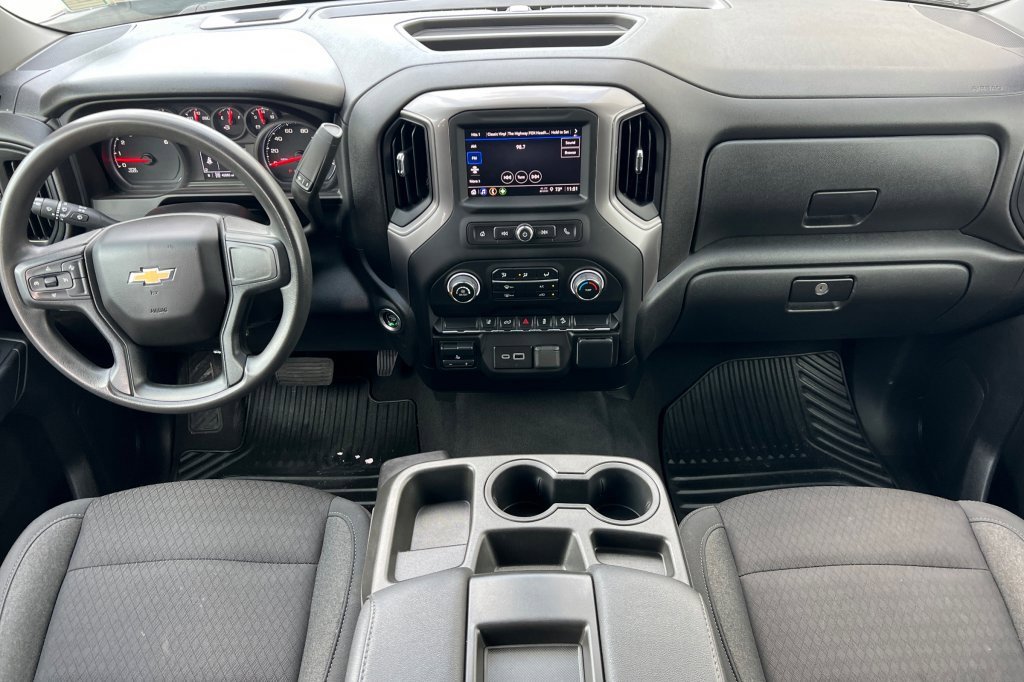 Used 2024 Chevrolet Silverado 2500 Custom w/ Custom Convenience Package image 10