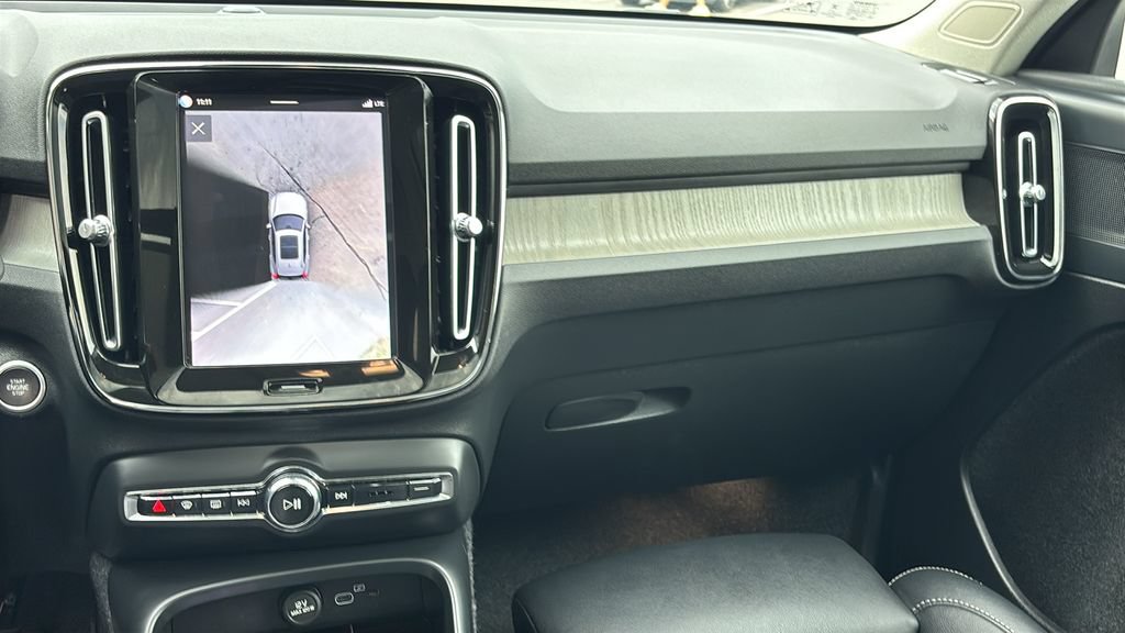 Used 2026 Volvo XC40 B5 Plus AWD/4WD image 7