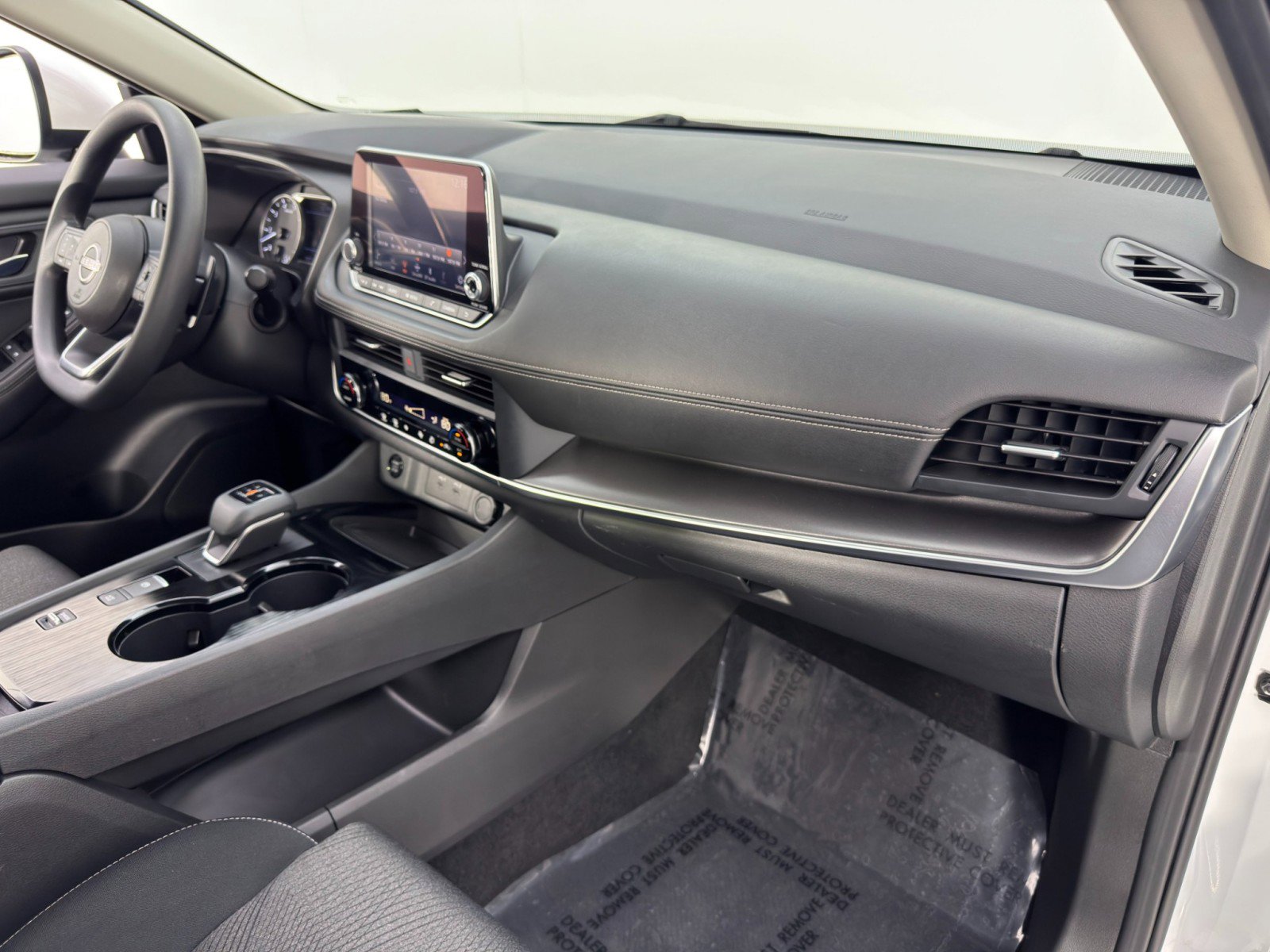 Used 2024 Nissan Rogue SV image 13