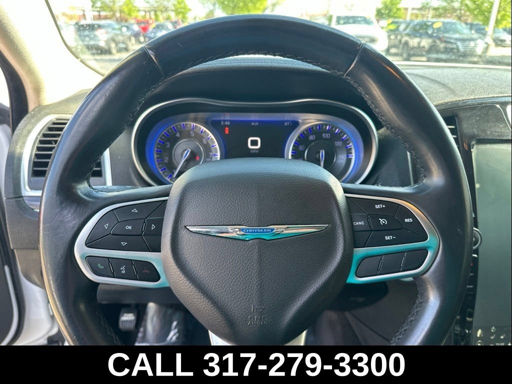 Used 2018 Chrysler 300 Touring w/ Chrome Appearance Package RWD image 19
