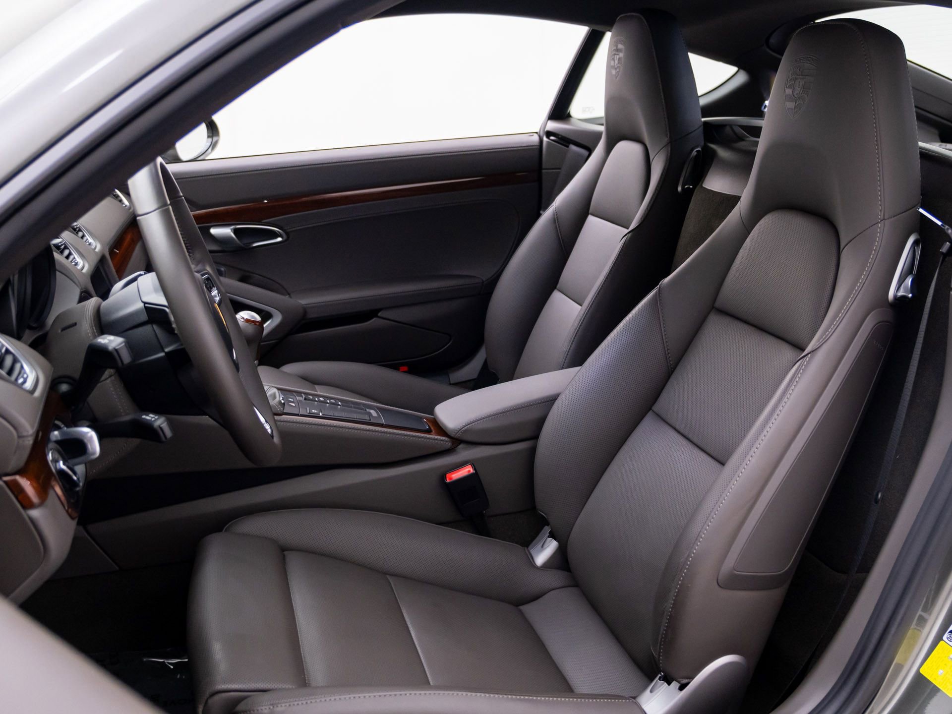 Certified 2025 Porsche 718 Cayman S RWD image 5
