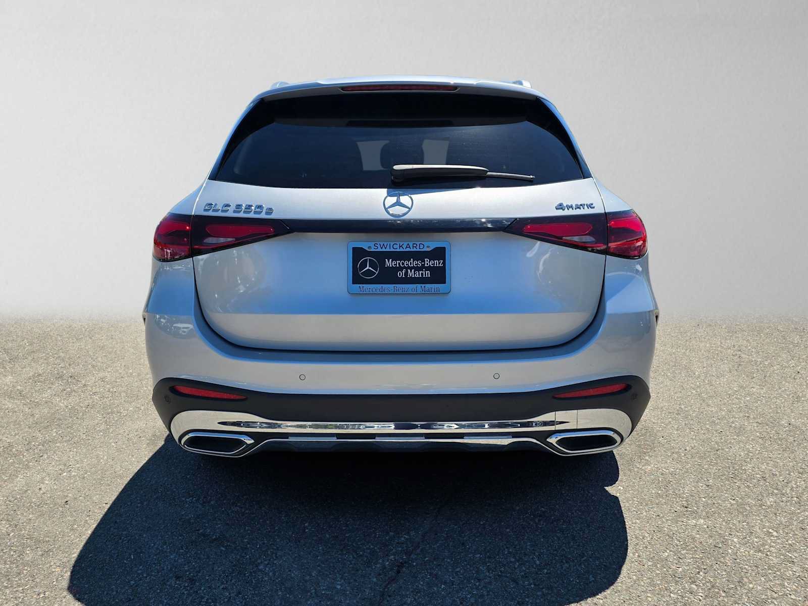 Used 2025 Mercedes-Benz GLC 350e 4MATIC image 4