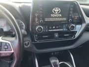 Used 2022 Toyota Highlander LE image 17