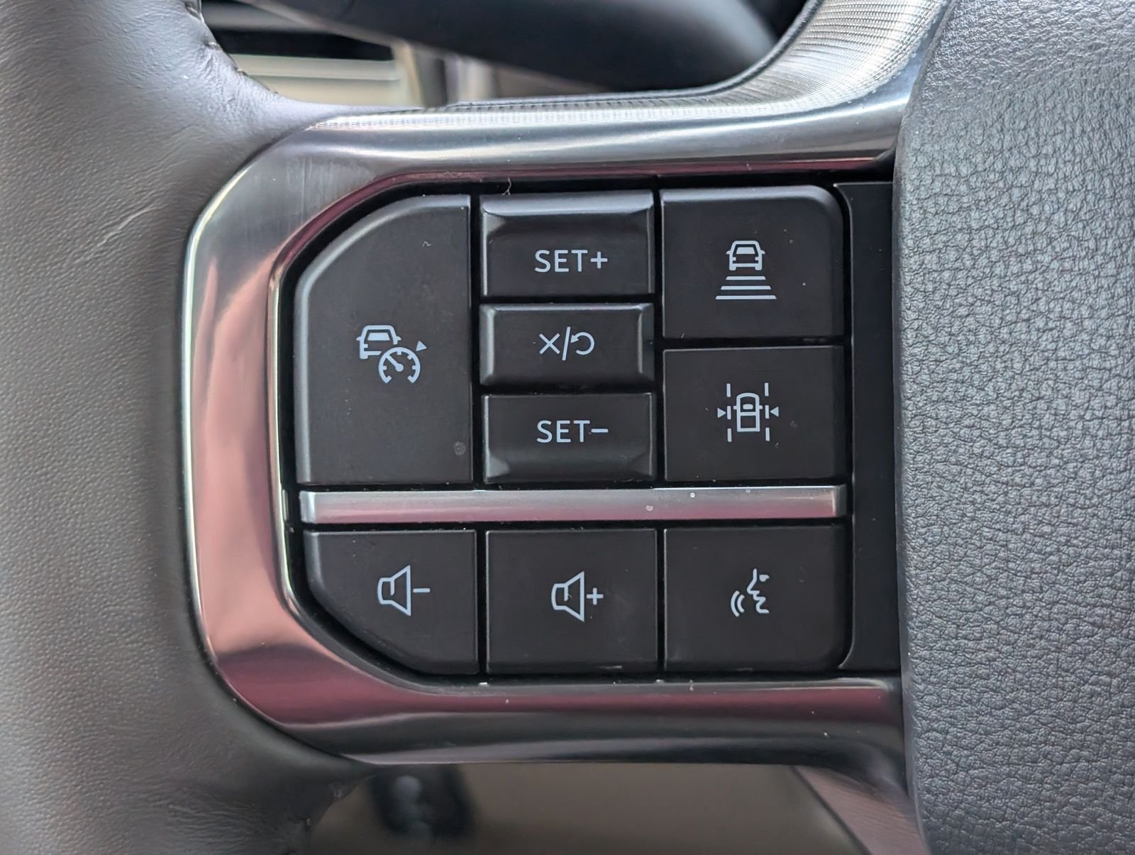 Used 2025 Ford F250 Platinum w/ Platinum Plus Package AWD/4WD image 28