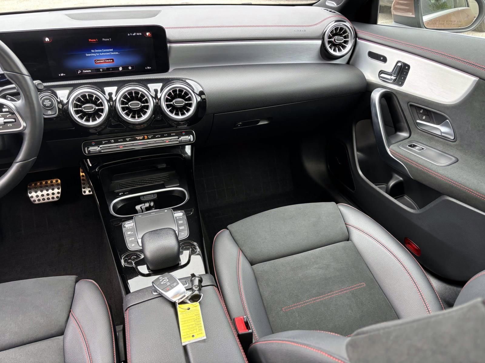 Used 2023 Mercedes-Benz CLA 250 4MATIC image 32