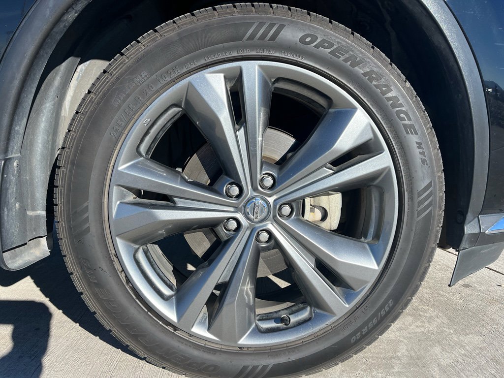 Used 2020 Nissan Murano Platinum image 2