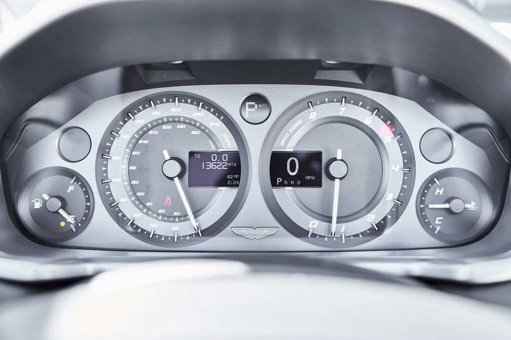 Used 2017 Aston Martin Vanquish S image 61