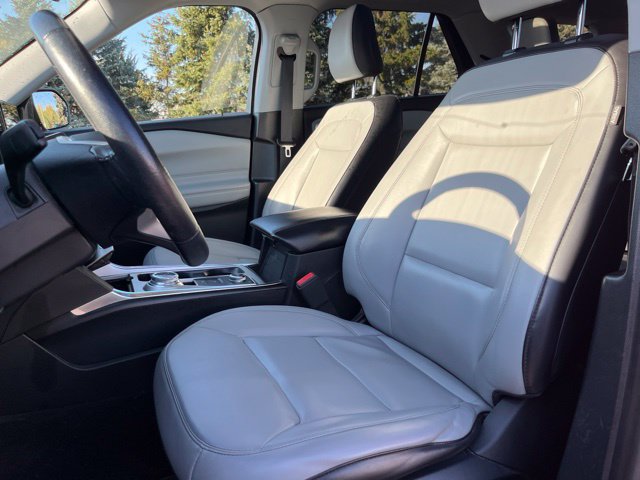 Used 2021 Ford Explorer XLT w/ Equipment Group 202A AWD/4WD image 10