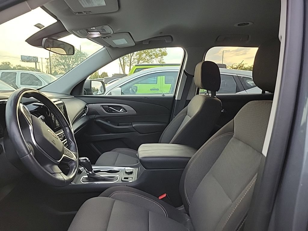 Used 2020 Chevrolet Traverse LT w/ Driver Confidence II Package AWD/4WD image 6