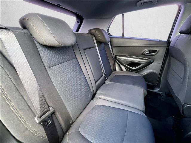 Used 2022 Chevrolet Trax LS image 29