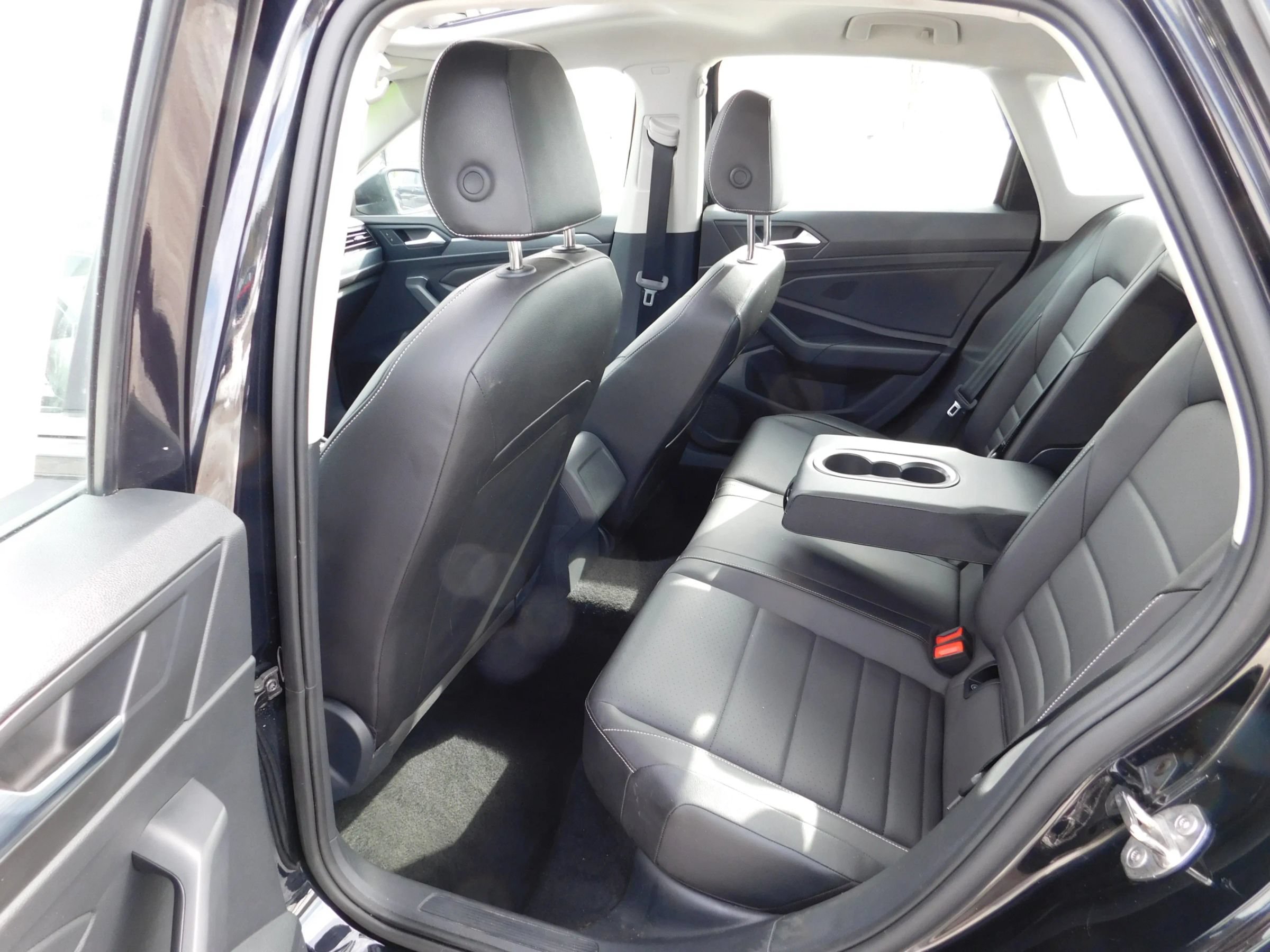 Used 2024 Volkswagen Jetta SE FWD image 10