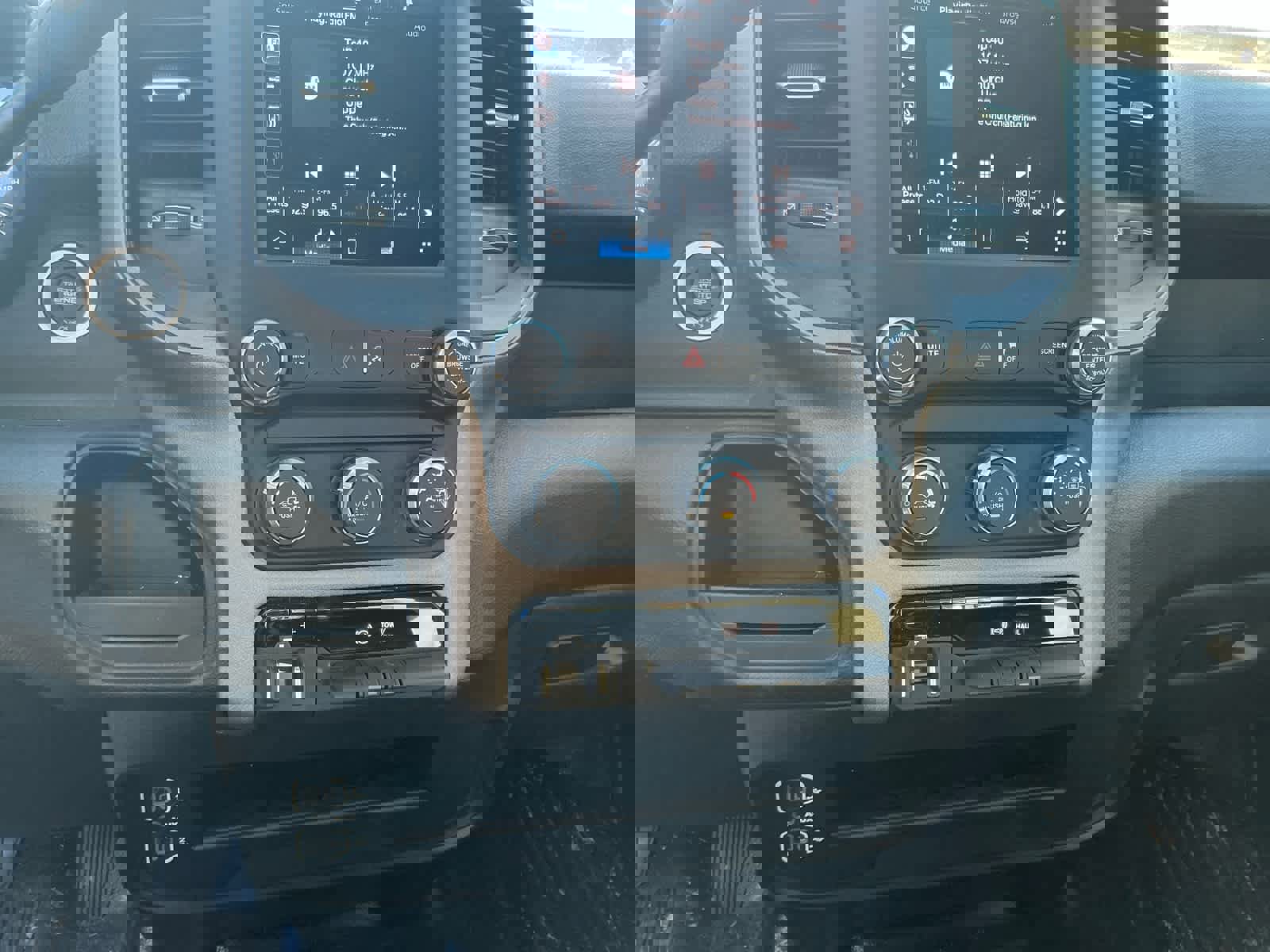 Used 2024 RAM 3500 Tradesman w/ Chrome Appearance Group image 27