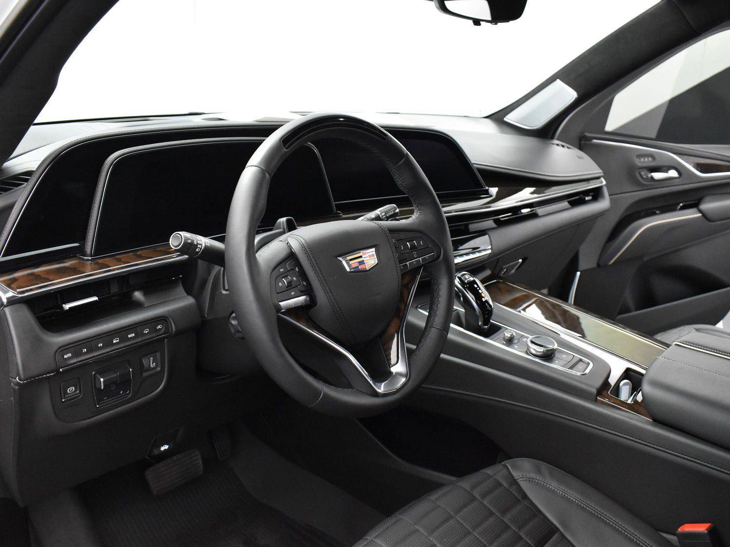 Used 2023 Cadillac Escalade Sport Platinum w/ LPO, ONYX Package AWD/4WD image 17