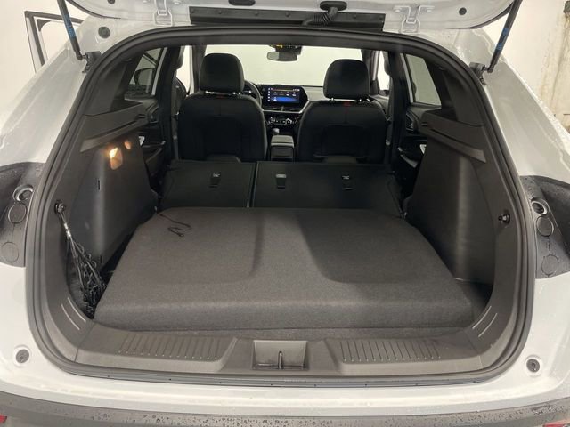 Used 2025 Chevrolet Trax RS w/ Sunroof Package FWD image 25
