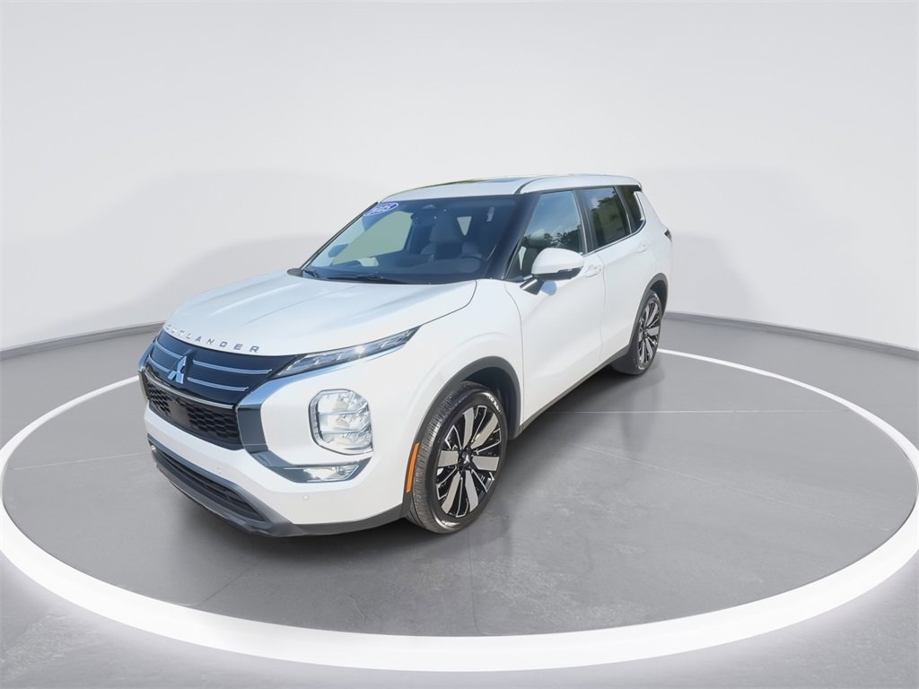 New 2025 Mitsubishi Outlander SE image 4